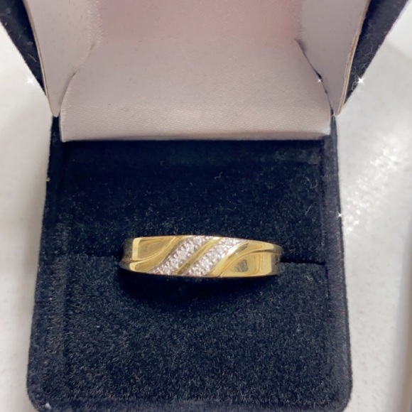 New Mens .05 ctw Genuine Real Natural Diamond 10k Yellow Gold Wedding Band - Picture 3 of 7